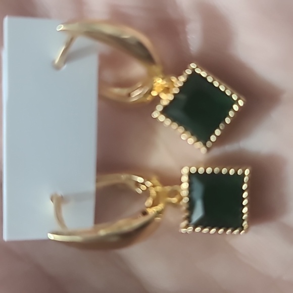 💛Gold plated huggie hoop earrings - Picture 4 of 4